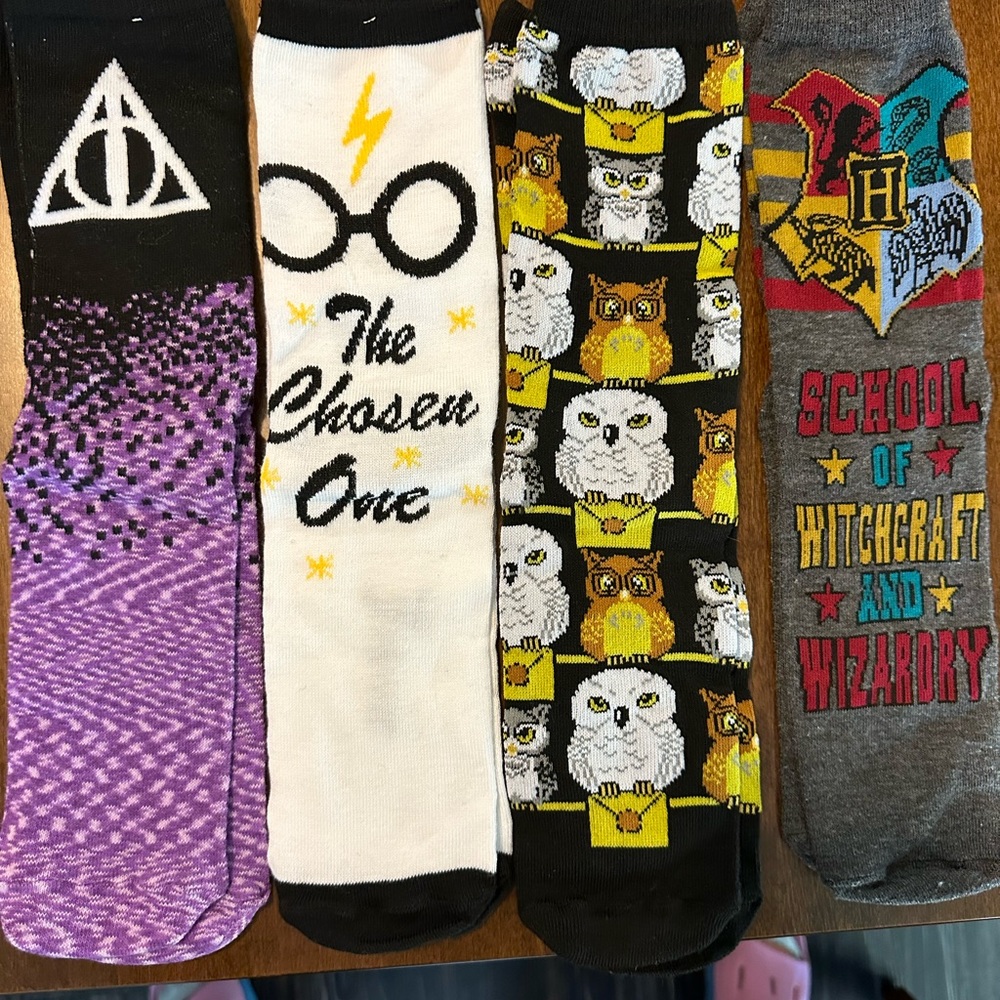 Harry Potter theme socks. Both ankle and mid-calf available.